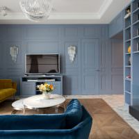 Дизайн гостиной с двумя диванами разного цвета