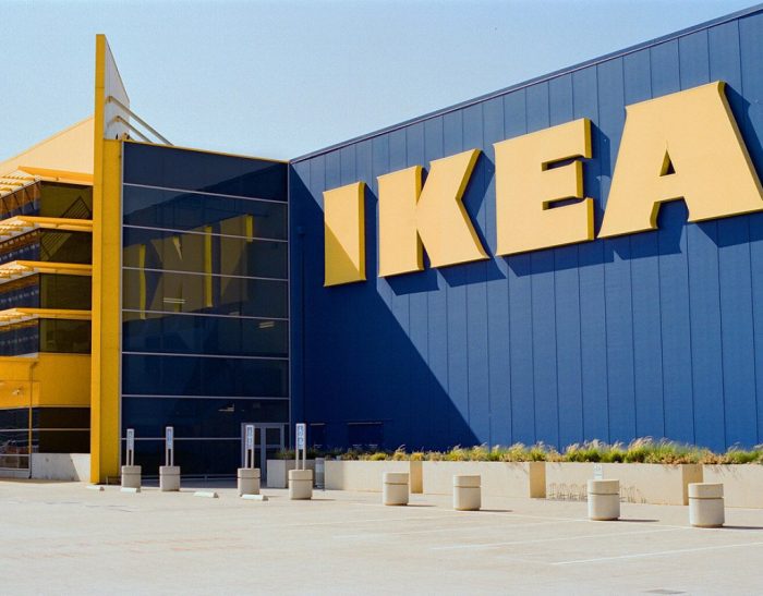 Există centre comerciale IKEA în multe orașe mari